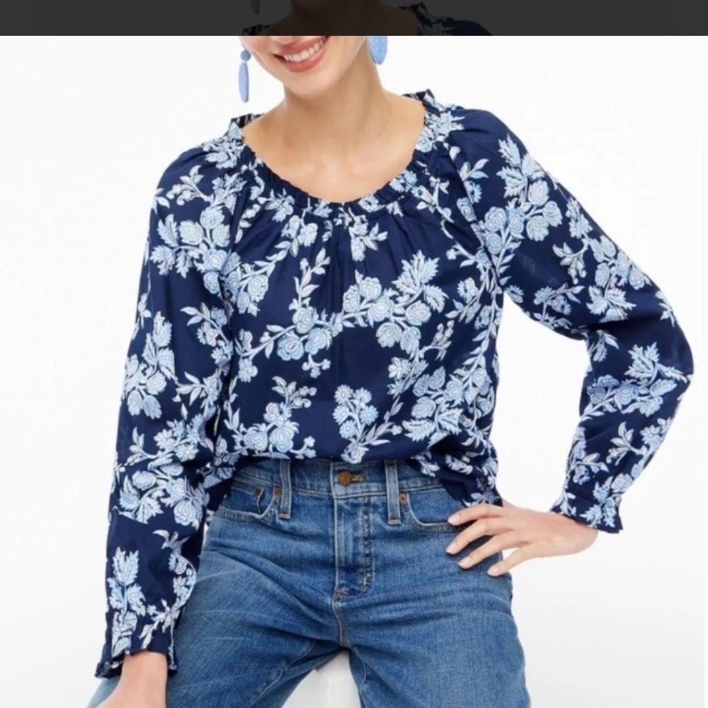 J. CREW WOMEN’s size 2X floral, navy and white top.